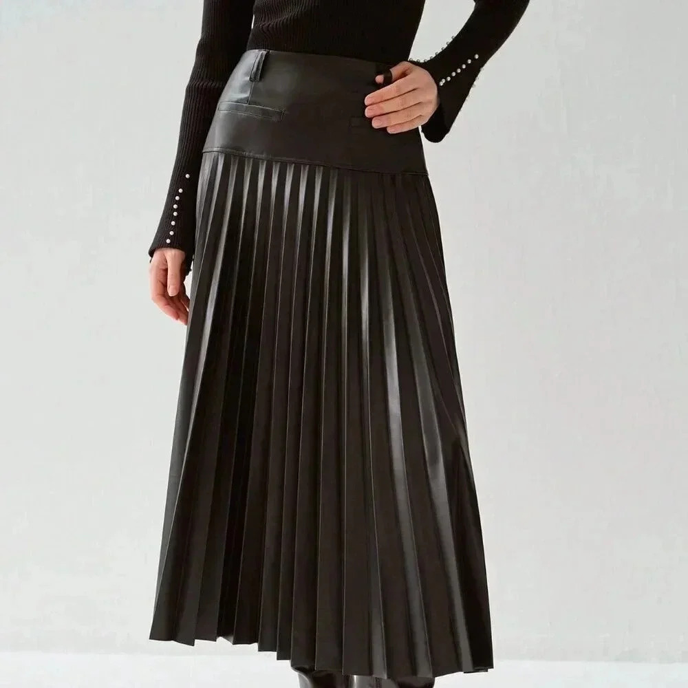 Black Casual Women's Romantic Black Pleated PU Skirt - Picture 3 of 5